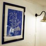 Flying Dutchman | Kunsttryk, Linoleumstryk | Mormor | Beauton Art Gallery kunsttryk, linoleumstryk, figurative, pop, havet, sejlads, transportmidler, blå, hvide, papir, både, samtidskunst, dansk, dekorative, design, interiør, bolig-indretning, moderne, moderne-kunst, nordisk, plakater, skandinavisk, street-art, fartøjer, vand, Køb original kunst og kunstplakater. Malerier, tegninger, limited edition kunsttryk & plakater af dygtige kunstnere.