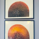 plakater-posters-kunsttryk, linoleumstryk, litografier, indgraveringer, ekspressionistiske, geometriske, grafiske, arkitektur, bevægelse, teknologi, sorte, orange, akryl, papir, abstrakte-former, arkitektoniske, smukke, konceptuel, samtidskunst, københavn, dekorative, design, vandret, interiør, bolig-indretning, moderne, moderne-kunst, symmetri, Køb original kunst og kunstplakater. Malerier, tegninger, limited edition kunsttryk & plakater af dygtige kunstnere.