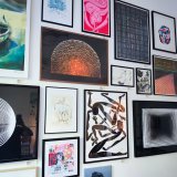 plakater-posters-kunsttryk, linoleumstryk, indgraveringer, abstrakte, ekspressionistiske, geometriske, grafiske, arkitektur, botanik, mønstre, sorte, røde, blæk, samtidskunst, interiør, bolig-indretning, moderne, moderne-kunst, Køb original kunst og kunstplakater. Malerier, tegninger, limited edition kunsttryk & plakater af dygtige kunstnere.
