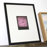 Måger (Serie 2/2) - 9 x 11 cm. Originalfoto i et begrænset oplag på 12 af fotograf og kunstmaler Rafael Guerrero.    Fotografiet er analogt og fremkaldt i hånden af Rafael, og der vil derfor forekomme meget små variationer fra hver kopi.