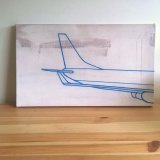 malerier, æstetiske, figurative, grafiske, illustrative, minimalistiske, monokrome, pop, arkitektur, stemninger, bevægelse, teknologi, transportmidler, pastel, pink, turkise, akryl,  bomuldslærred, andre-medier, fly, flyvemaskiner, arkitektoniske, atmosfære, konceptuel, samtidskunst, københavn, design, detaljerigt, fantasi, vandret, moderne-kunst, udendørs, pop-art, rejse, fartøjer, levende, Køb original kunst og kunstplakater. Malerier, tegninger, limited edition kunsttryk & plakater af dygtige kunstnere.