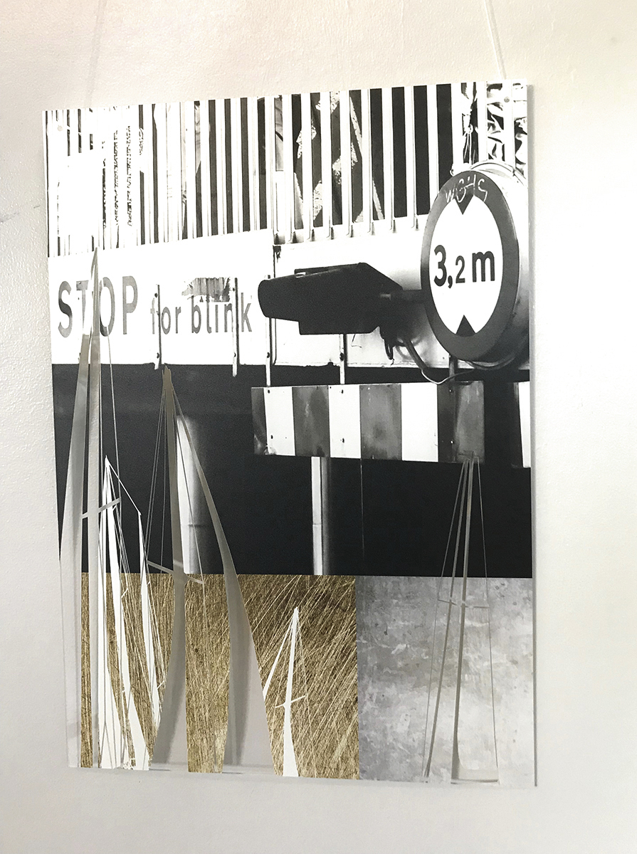 fotografier, collager, andre-kunstværker, abstrakte, æstetiske, grafiske, illustrative, arkitektur, sorte, guld, grå, hvide, akryl, blæk, plexiglas, andre-medier, arkitektoniske, både, fotorealistisk, Køb original kunst og kunstplakater. Malerier, tegninger, limited edition kunsttryk & plakater af dygtige kunstnere.