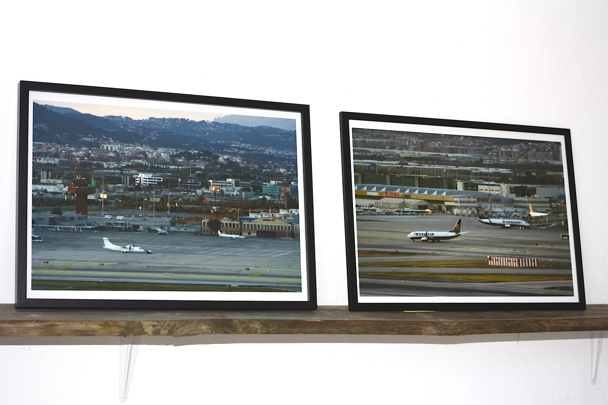 Watchtower (Serie 1/2) - 19 x 41 cm. Originalfoto i et begrænset oplag på 24 af fotograf og kunstmaler Rafael Guerrero.  Fotografiet er analogt og fremkaldt i hånden og der vil derfor forekomme mindre variationer.  Limited edition print 1/24 Serie "Watchtower" 1,2. Barcelona
