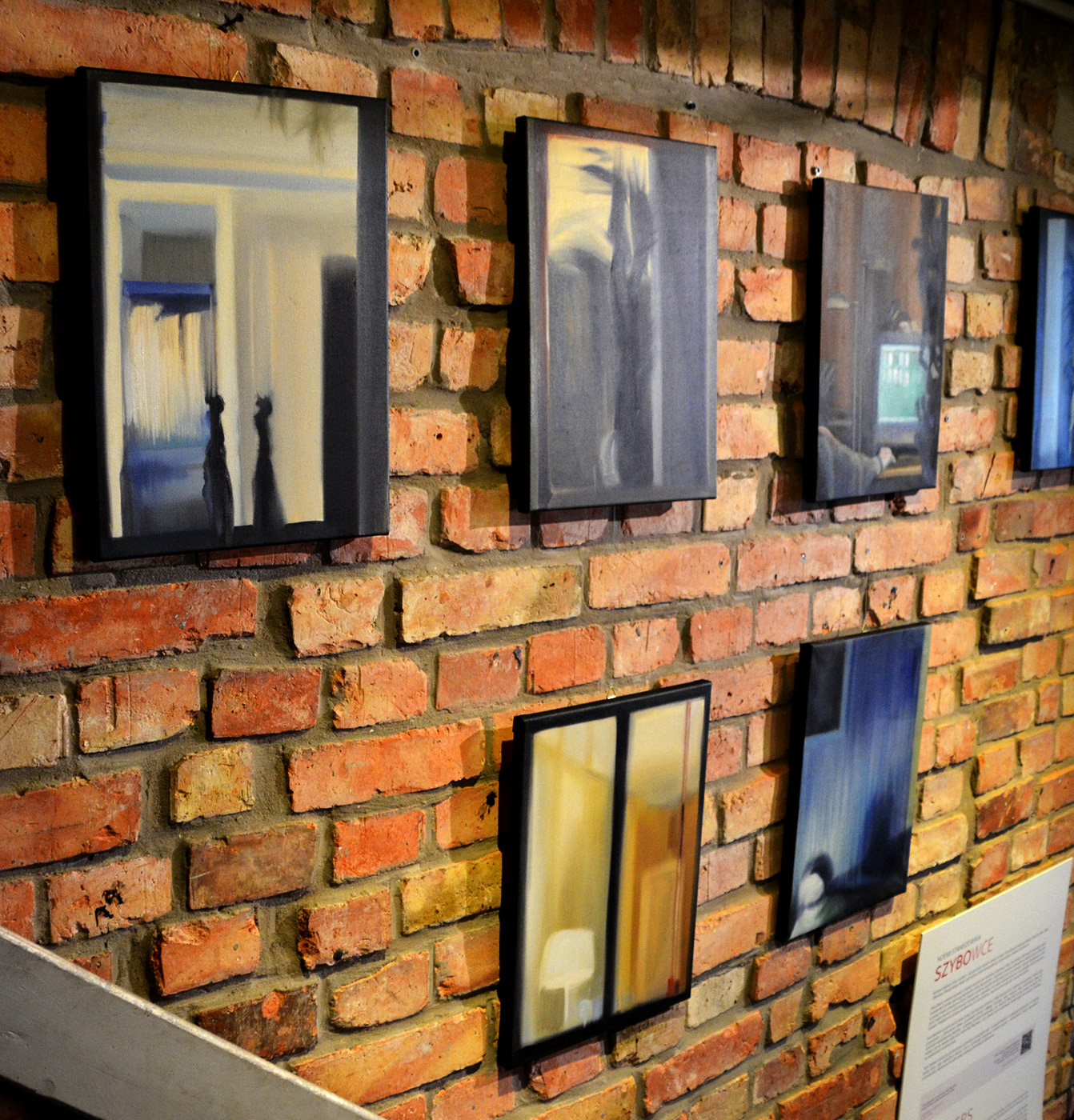 Vinduer III | Malerier |  | Beauton Art Gallery malerier, abstrakte, ekspressionistiske, grafiske, arkitektur, botanik, bevægelse, mønstre, sorte, røde, gule,  bomuldslærred, olie, arkitektoniske, smukke, bygninger, samtidskunst, dekorative, design, interiør, bolig-indretning, moderne, moderne-kunst, vinduer, Køb original kunst og kunstplakater. Malerier, tegninger, limited edition kunsttryk & plakater af dygtige kunstnere.