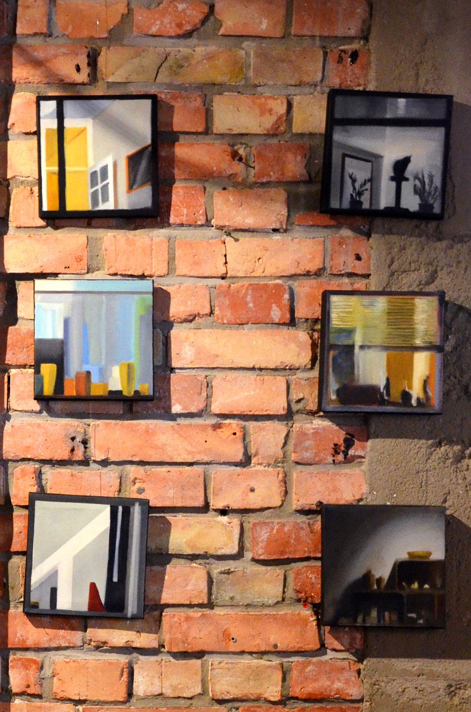 Vinduer VII | Malerier | Noemi Staniszewska | Beauton Art Gallery malerier, abstrakte, geometriske, grafiske, minimalistiske, arkitektur, hverdagsliv, mønstre, grå, røde, hvide,  bomuldslærred, olie, arkitektoniske, smukke, bygninger, samtidskunst, dekorative, design, interiør, bolig-indretning, moderne, moderne-kunst, vinduer, Køb original kunst og kunstplakater. Malerier, tegninger, limited edition kunsttryk & plakater af dygtige kunstnere.