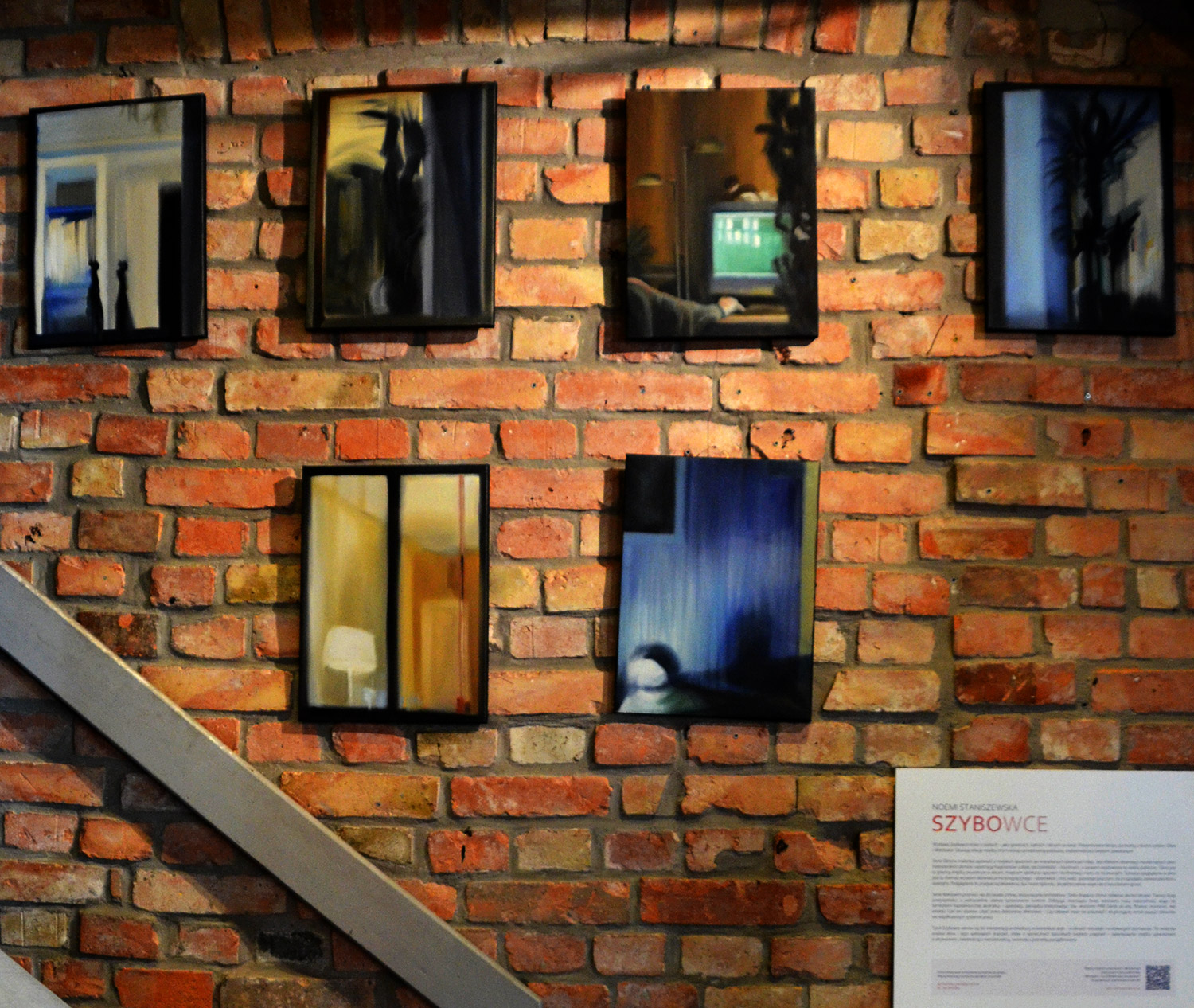 Vinduer II | Malerier | Noemi Staniszewska | Beauton Art Gallery malerier, abstrakte, figurative, grafiske, arkitektur, hverdagsliv, mønstre, sorte, blå, gule,  bomuldslærred, olie, smukke, samtidskunst, dekorative, design, interiør, bolig-indretning, moderne, moderne-kunst, vinduer, Køb original kunst og kunstplakater. Malerier, tegninger, limited edition kunsttryk & plakater af dygtige kunstnere.