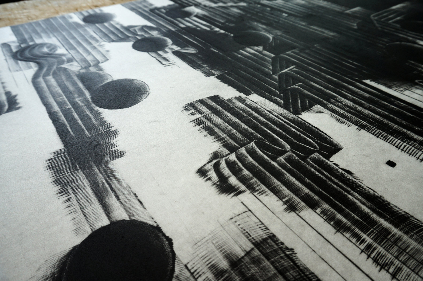 Perpetuum Mobile XLV | Plakater-posters-kunsttryk, Indgraveringer | Tomasz Winiarski | Beauton Art Gallery plakater-posters-kunsttryk, indgraveringer, abstrakte, grafiske, monokrome, mønstre, sorte, grå, hvide, blæk, papir, abstrakte-former, sort-hvide, samtidskunst, moderne, moderne-kunst, plakater, Køb original kunst og kunstplakater. Malerier, tegninger, limited edition kunsttryk & plakater af dygtige kunstnere.