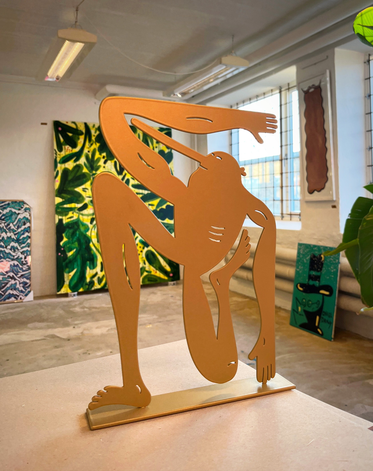skulpturer, børnevenlige, figurative, grafiske, monokrome, pop, kroppe, tegneserier, humor, bevægelse, mennesker, guld, metal, andre-medier, sjove, smukke, interiør, bolig-indretning, Køb original kunst og kunstplakater. Malerier, tegninger, limited edition kunsttryk & plakater af dygtige kunstnere.